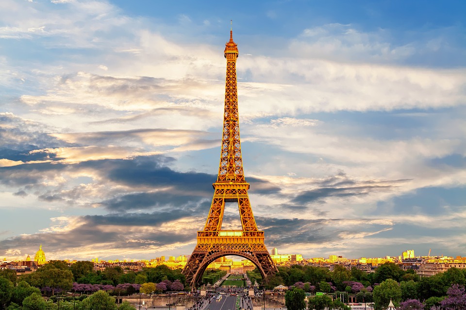 eiffel-tower-3349075_960_720